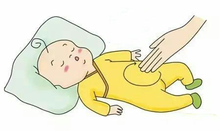 新生兒經(jīng)常憋氣發(fā)力，手腳亂蹬，咋回事？