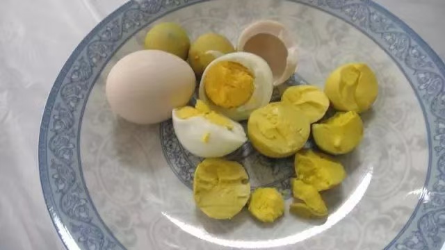 蛋黃油是個(gè)寶，掌握制作方法不可少！