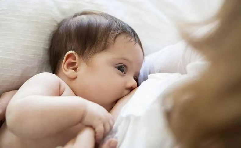 新手媽媽必看：母乳喂養(yǎng)的正確姿勢(shì)，你做對(duì)了嗎？
